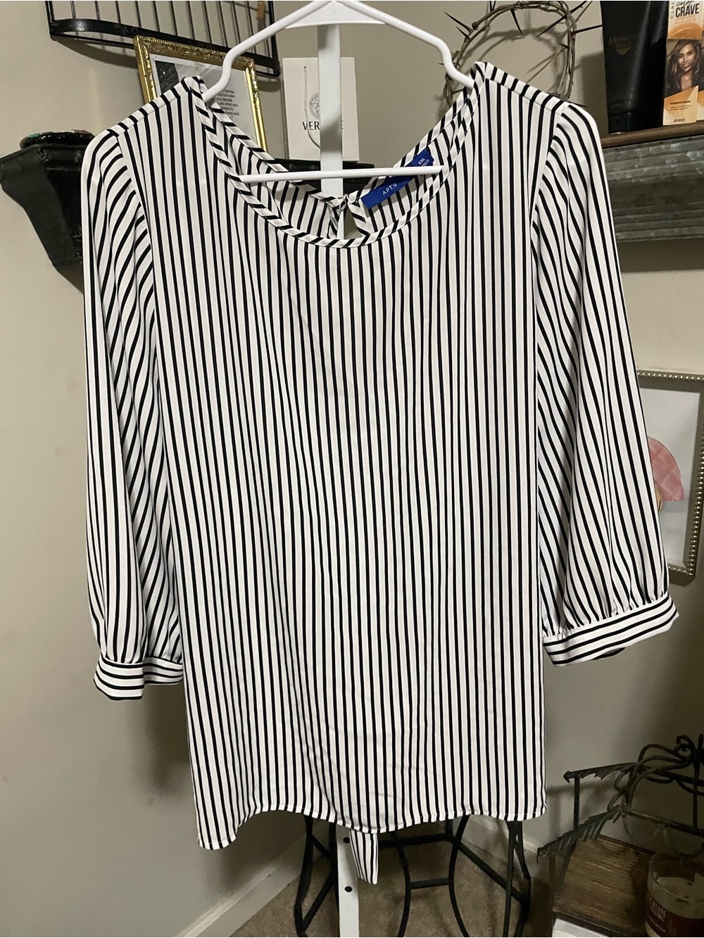 Apt. 9 Black & White Striped Tie-Back Blouse - Picture 3 of 6